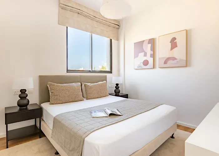 Sanders Olive Shared Pool *