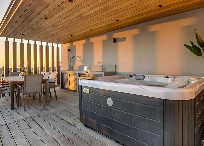 Sanders Olive Shared Pool Apartment