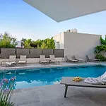 Sanders Olive Shared Pool * Paphos