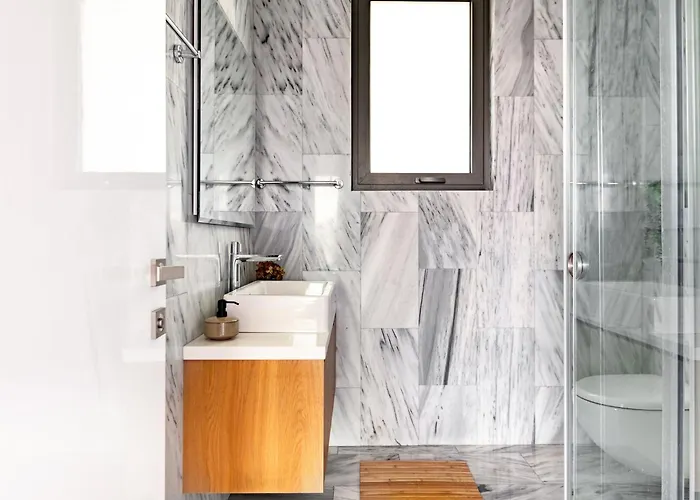 Sanders Olive Shared Pool * Paphos