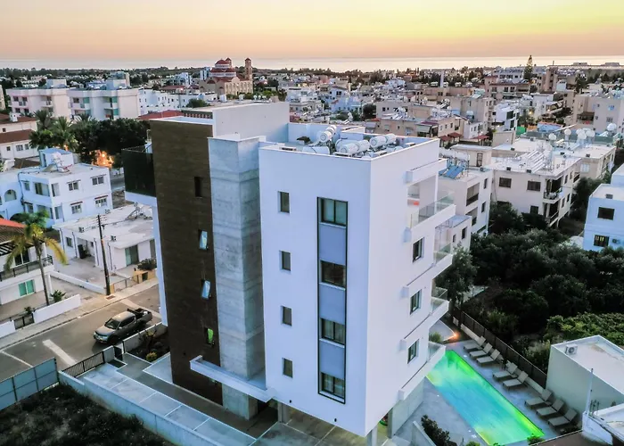 Sanders Olive Shared Pool *