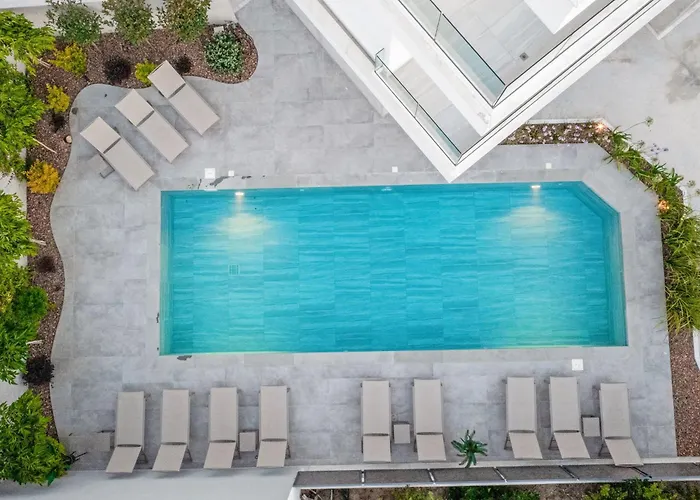 Sanders Olive Shared Pool