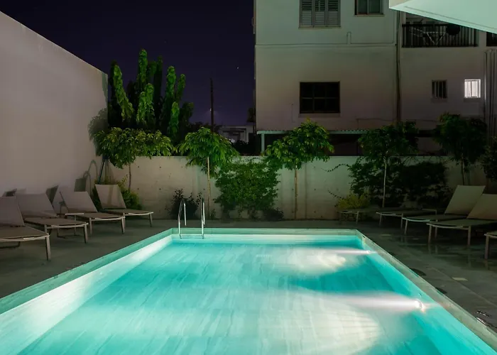 Sanders Olive Shared Pool * Pafos